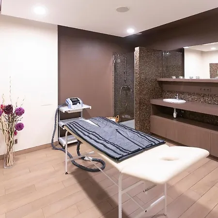 伯尔尼特因特费斯波特大酒店 酒店 斯克拉斯卡波伦巴
