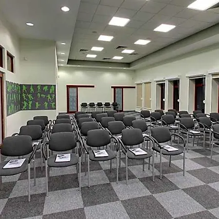 伯尔尼特因特费斯波特大酒店 斯克拉斯卡波伦巴